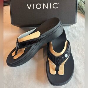 Vionic Black and Tan Women's Sandals